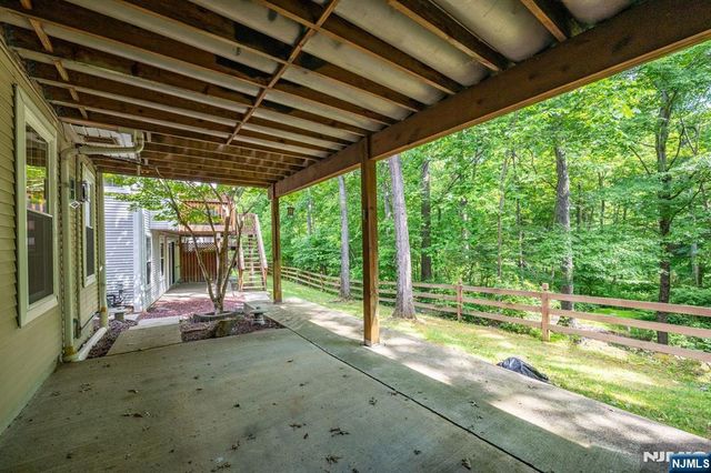 43 Morning Watch Road, Wayne, NJ 07470