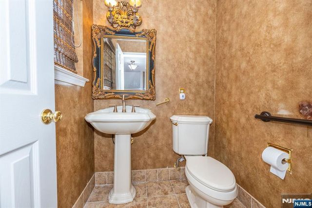 43 Morning Watch Road, Wayne, NJ 07470