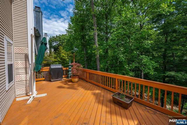 43 Morning Watch Road, Wayne, NJ 07470