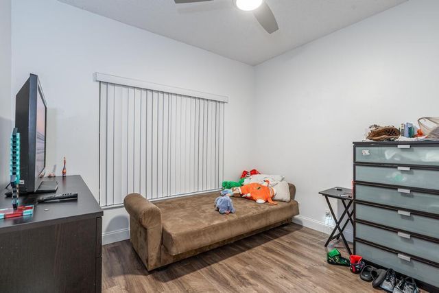 151 SW 95th Terrace 106, Pembroke Pines, FL 33025