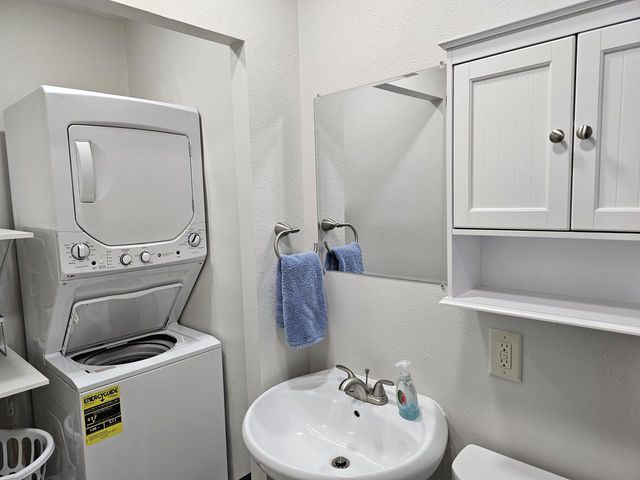 1219 S 21st STREET, Manitowoc, WI 54220