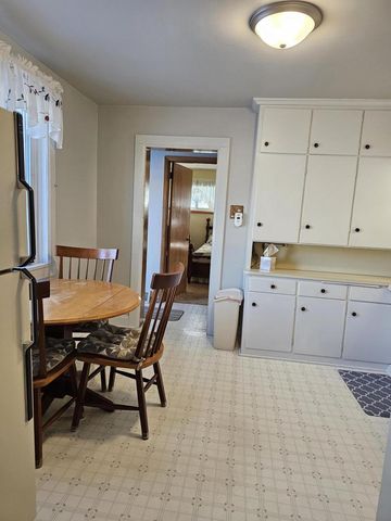 1219 S 21st STREET, Manitowoc, WI 54220