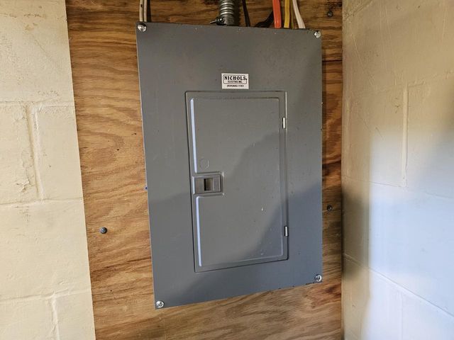 1219 S 21st STREET, Manitowoc, WI 54220