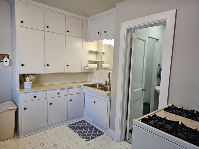 1219 S 21st STREET, Manitowoc, WI 54220