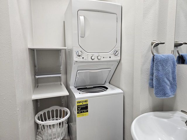 1219 S 21st STREET, Manitowoc, WI 54220