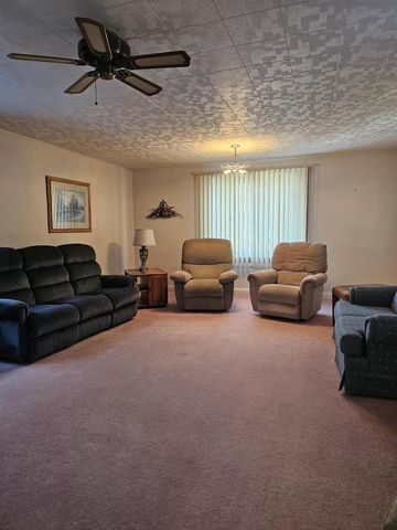 1219 S 21st STREET, Manitowoc, WI 54220