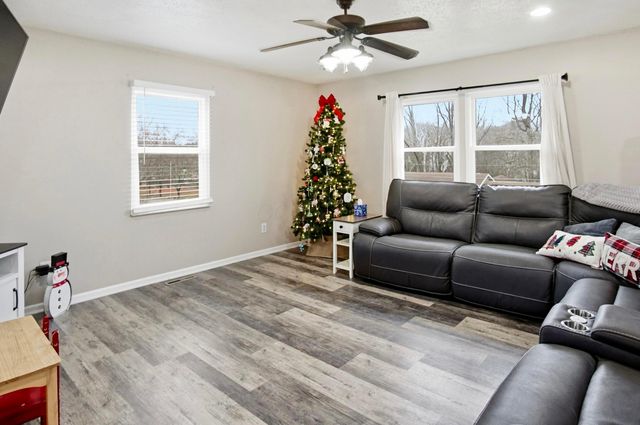 170 Treehouse Lane, Zanesville, OH 43701