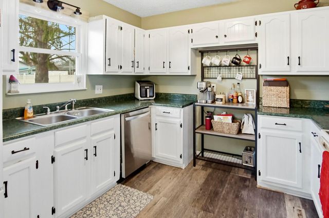 170 Treehouse Lane, Zanesville, OH 43701