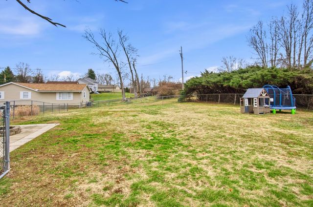 170 Treehouse Lane, Zanesville, OH 43701