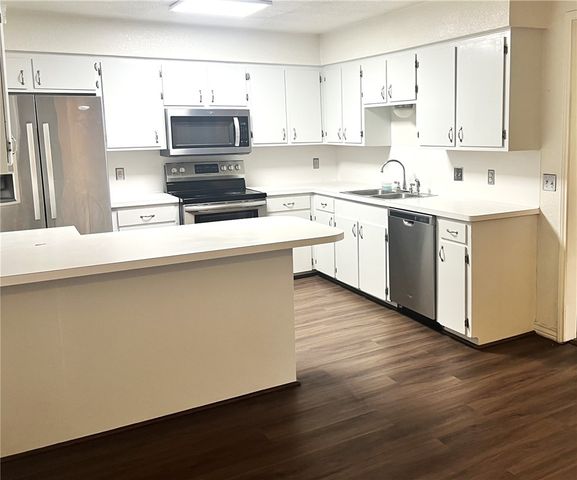 514 Vista Dr, Odem, TX 78370