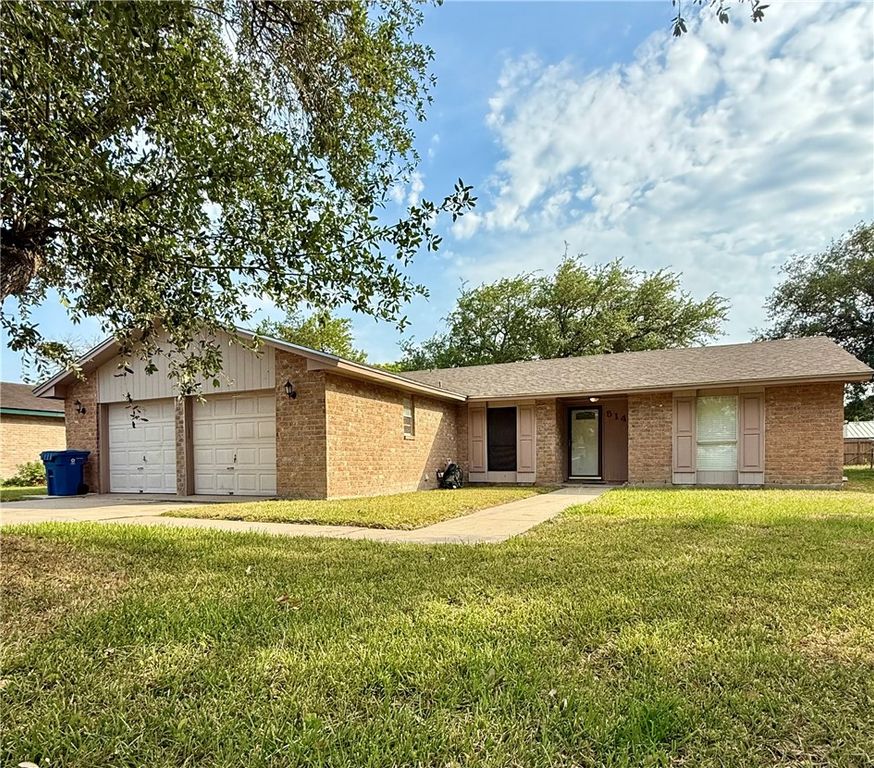 514 Vista Dr, Odem, TX 78370