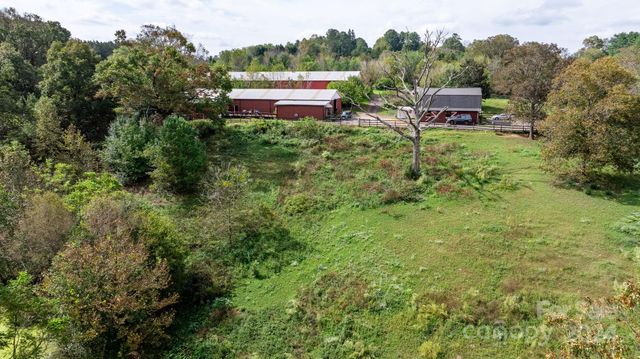 2560 Brookford Boulevard, Hickory, NC 28602