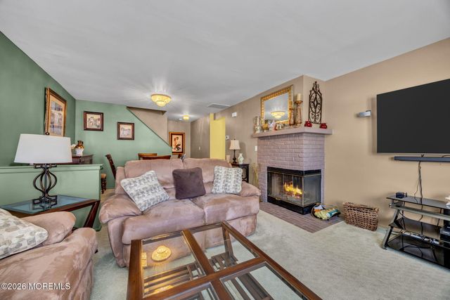 21 Hendricks Court, Sayreville, NJ 08872