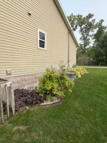 696 W Madison Road, Twin Lake, MI 49457