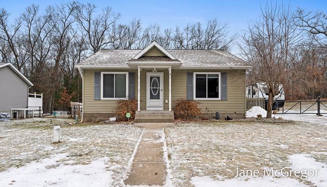 696 W Madison Road, Twin Lake, MI 49457