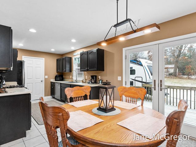 696 W Madison Road, Twin Lake, MI 49457