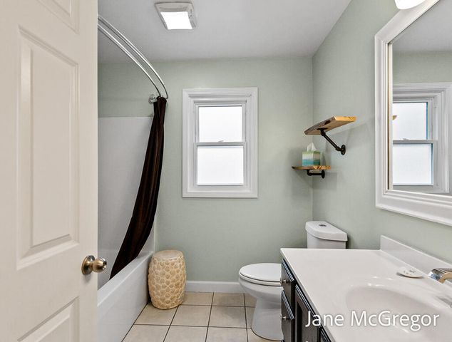 696 W Madison Road, Twin Lake, MI 49457