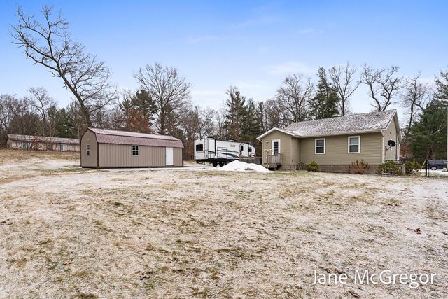 696 W Madison Road, Twin Lake, MI 49457