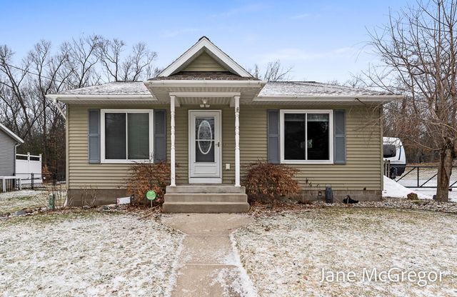 696 W Madison Road, Twin Lake, MI 49457