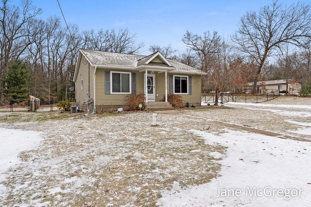 696 W Madison Road, Twin Lake, MI 49457