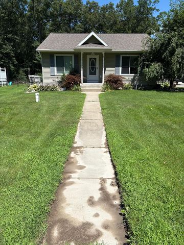 696 W Madison Road, Twin Lake, MI 49457