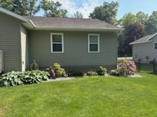 696 W Madison Road, Twin Lake, MI 49457