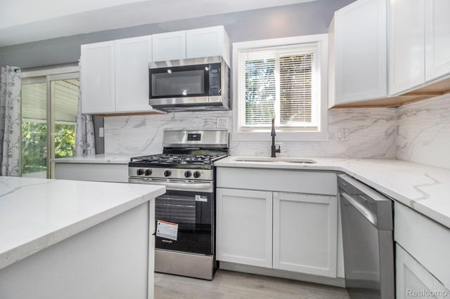 8650 Cedar Court, Ypsilanti, MI 48198