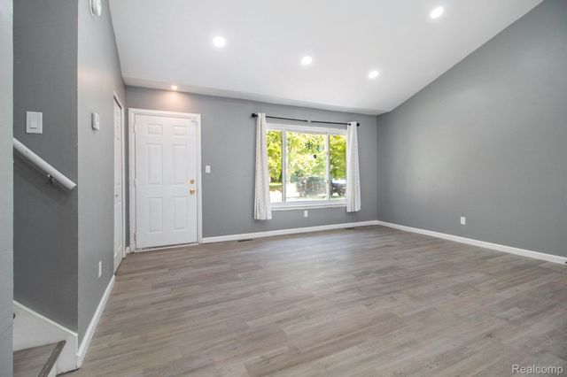 8650 Cedar Court, Ypsilanti, MI 48198