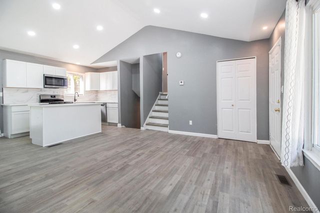 8650 Cedar Court, Ypsilanti, MI 48198