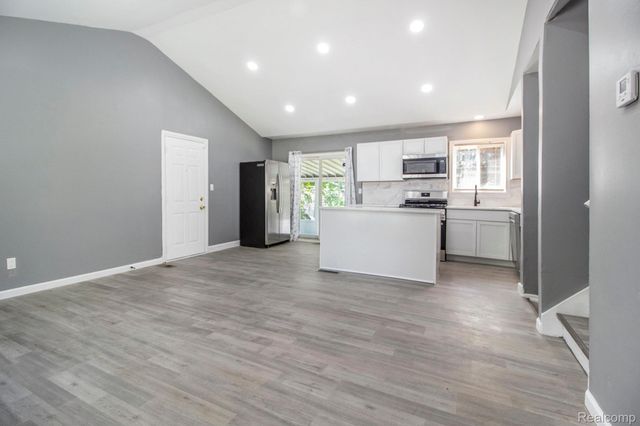 8650 Cedar Court, Ypsilanti, MI 48198