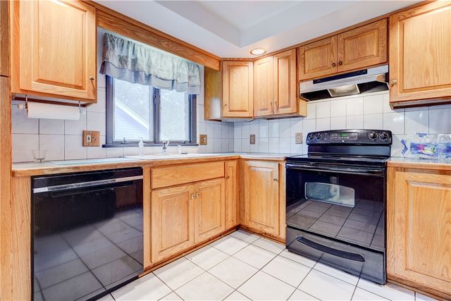 70 Kemphurst Road, Rochester, NY 14612