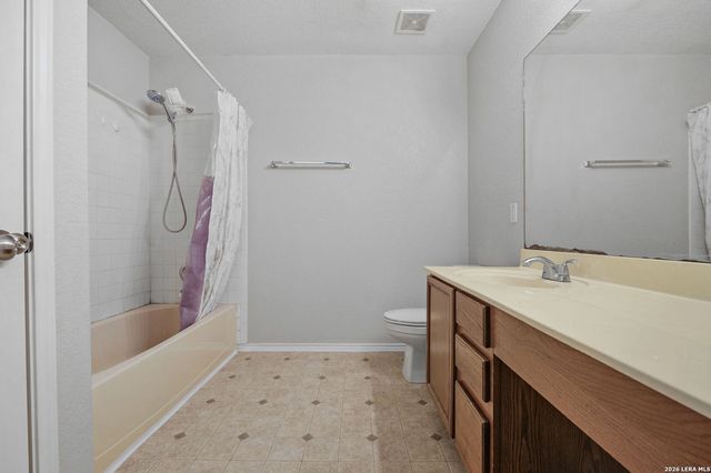 323 Amberdale Oak, San Antonio, TX 78249