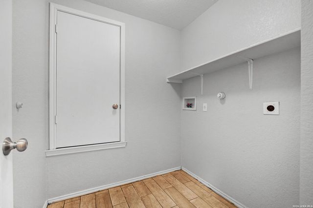 323 Amberdale Oak, San Antonio, TX 78249