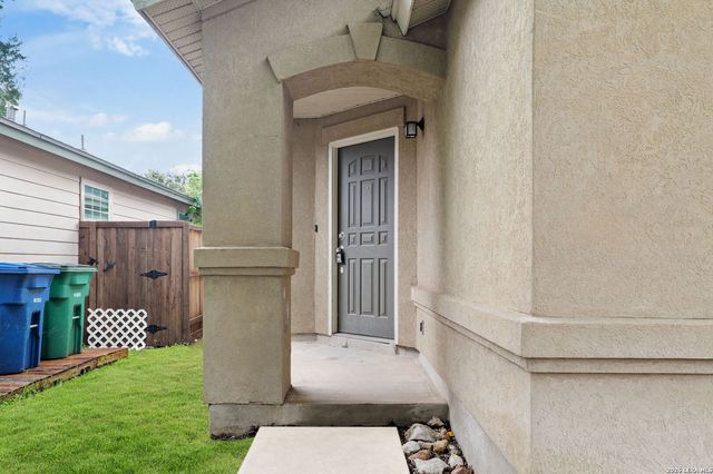 323 Amberdale Oak, San Antonio, TX 78249