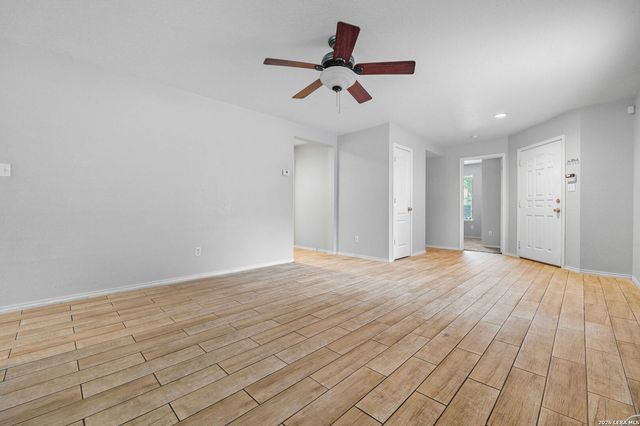 323 Amberdale Oak, San Antonio, TX 78249