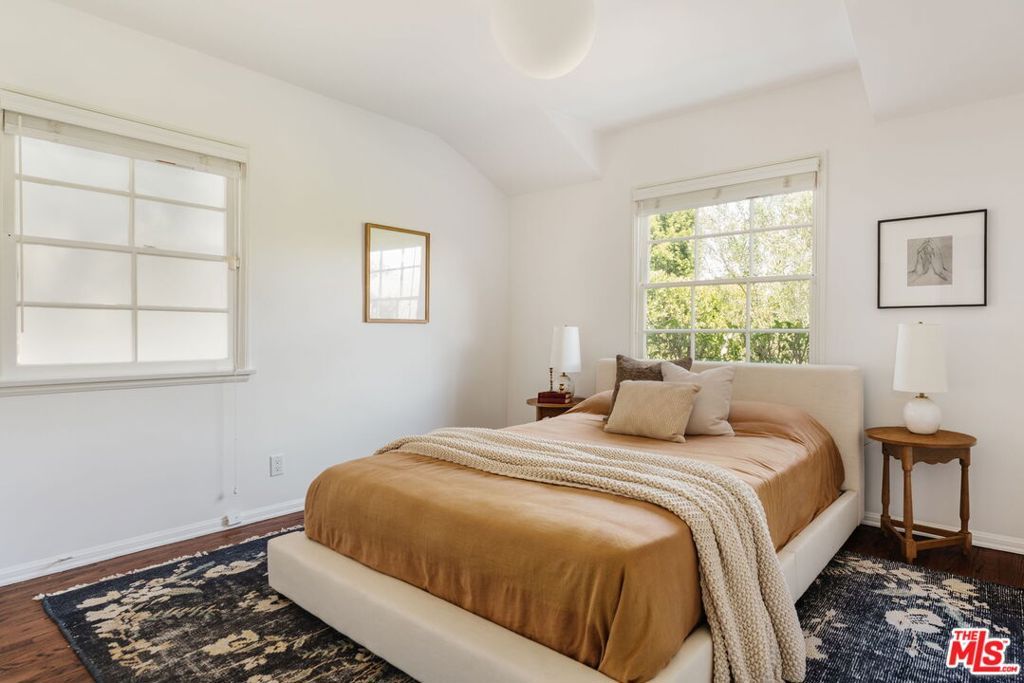 Image 27 of property listing at 222 W Hillsdale Street, Inglewood, CA 90302