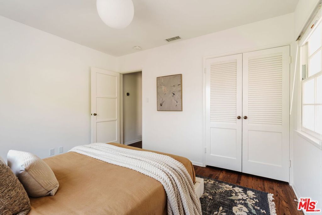 Image 28 of property listing at 222 W Hillsdale Street, Inglewood, CA 90302