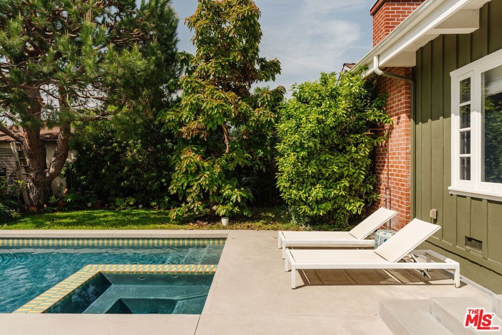 Image 30 of property listing at 222 W Hillsdale Street, Inglewood, CA 90302