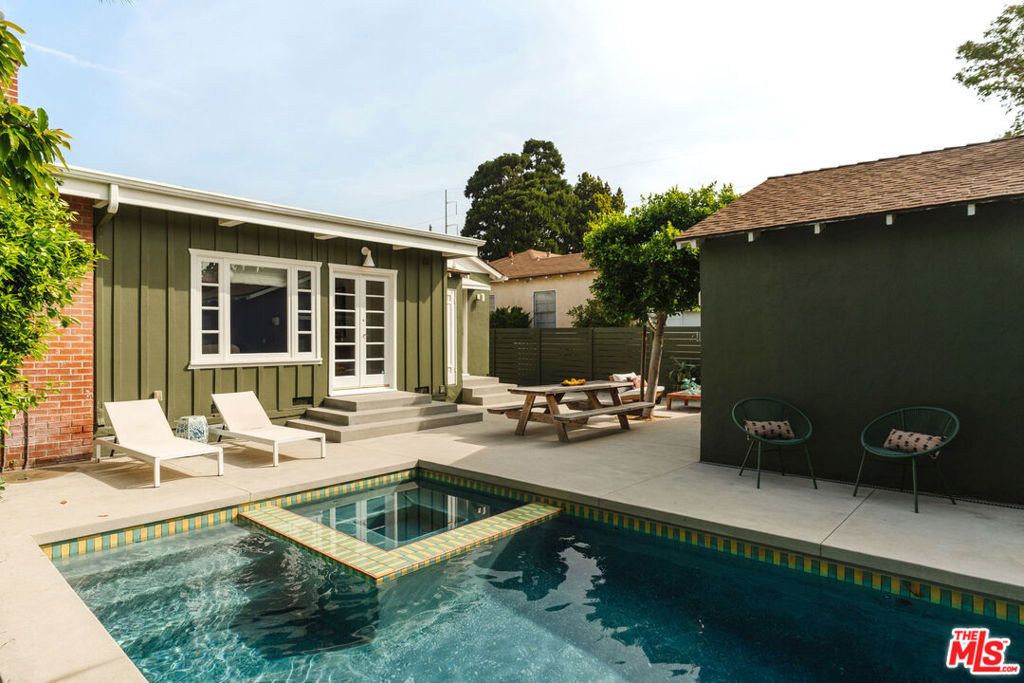 Image 33 of property listing at 222 W Hillsdale Street, Inglewood, CA 90302