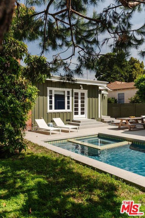 Image 42 of property listing at 222 W Hillsdale Street, Inglewood, CA 90302