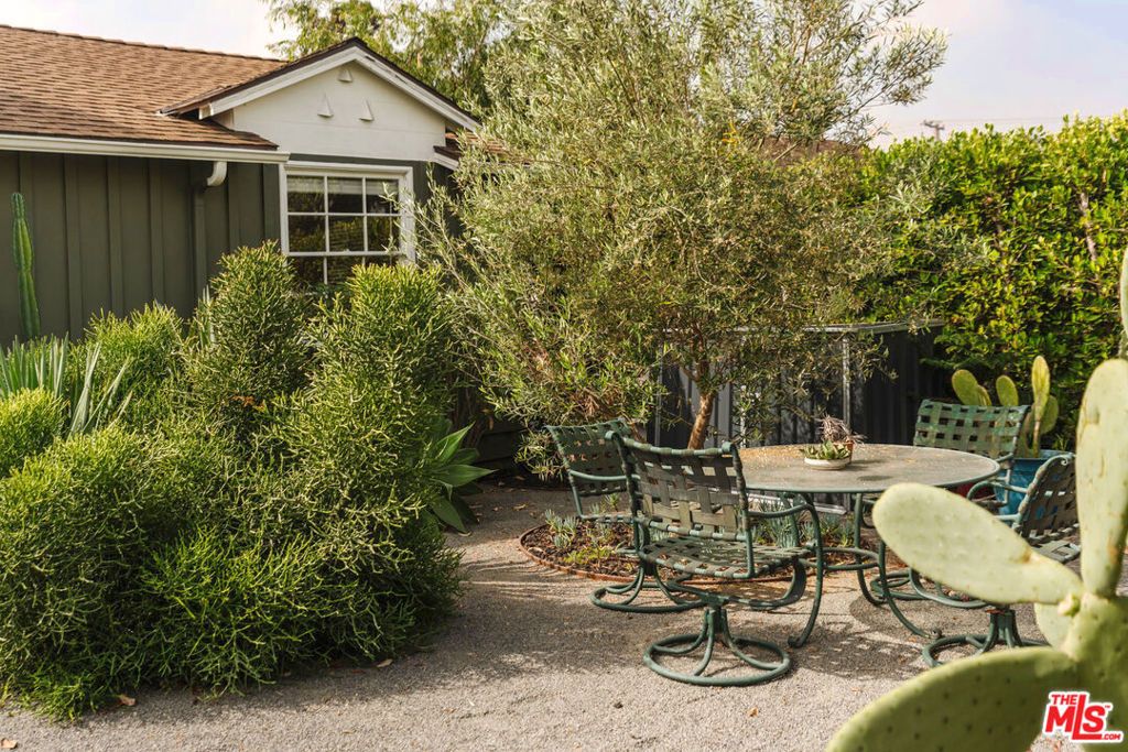 Image 45 of property listing at 222 W Hillsdale Street, Inglewood, CA 90302