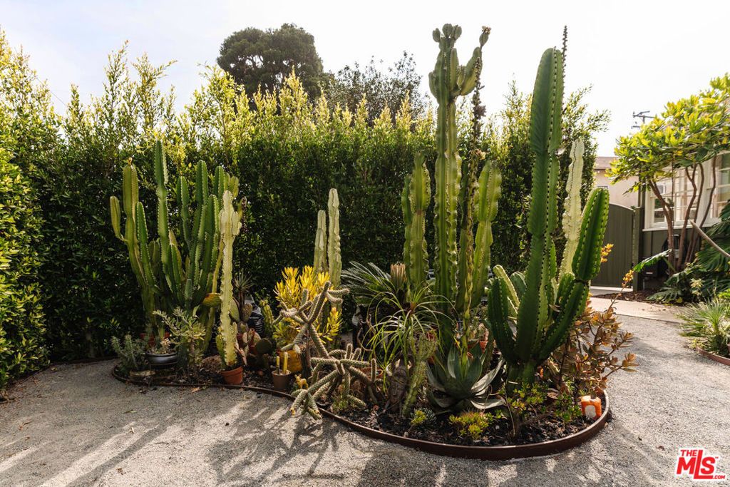 Image 46 of property listing at 222 W Hillsdale Street, Inglewood, CA 90302