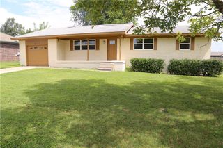2711 Summitt Drive, Siloam Springs, AR 72761