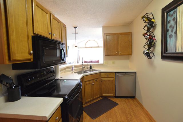 7285 Brittany Lane, Inver Grove Heights, MN 55076