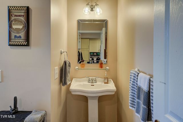 243 Cherry Hill Road, Jonesborough, TN 37659