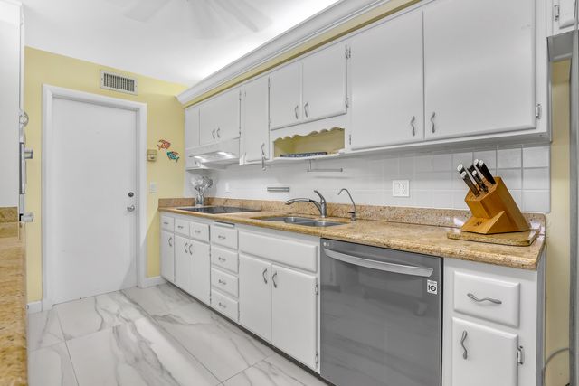 306 CASCADE Lane, Palm Beach Shores, FL 33404