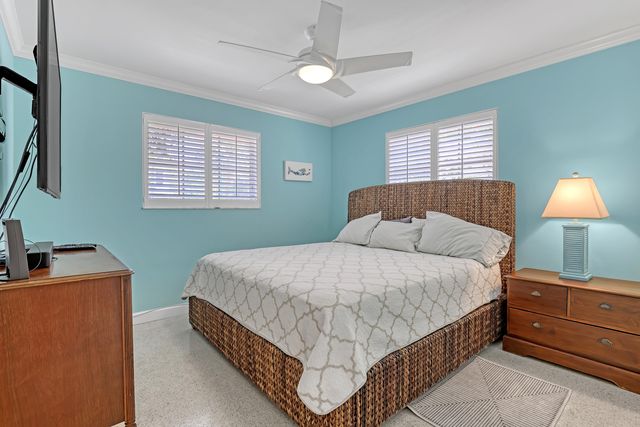 306 CASCADE Lane, Palm Beach Shores, FL 33404