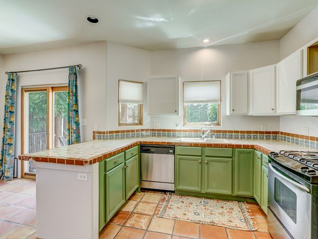 3221 La Paz, Santa Fe, NM 87507