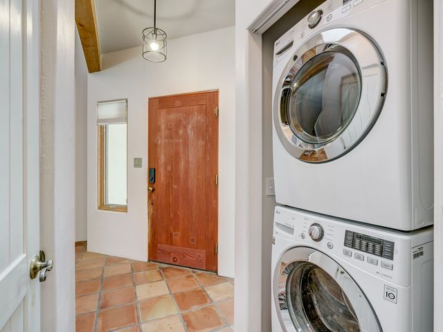 3221 La Paz, Santa Fe, NM 87507