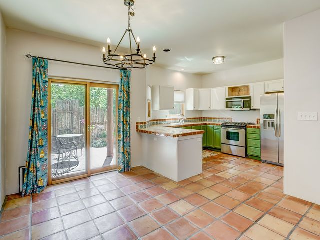 3221 La Paz, Santa Fe, NM 87507